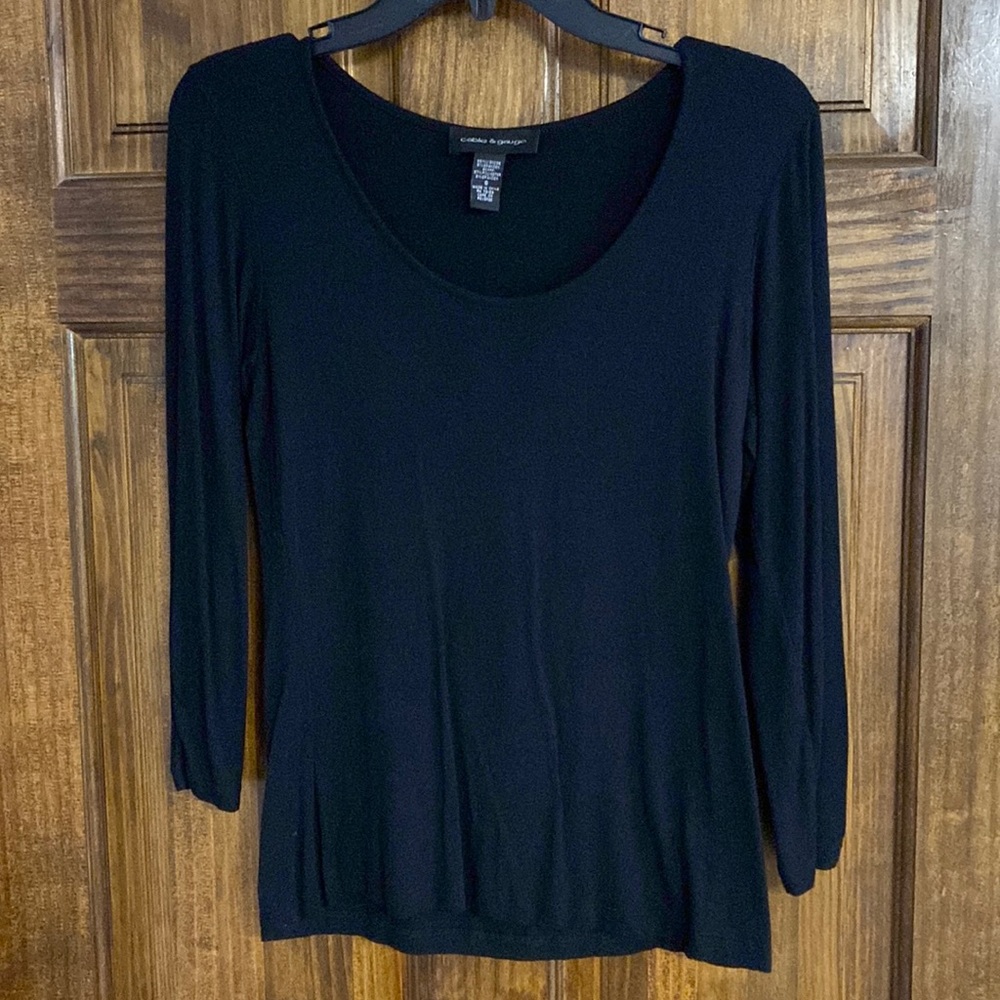Cable & Gauge black scoop neck top